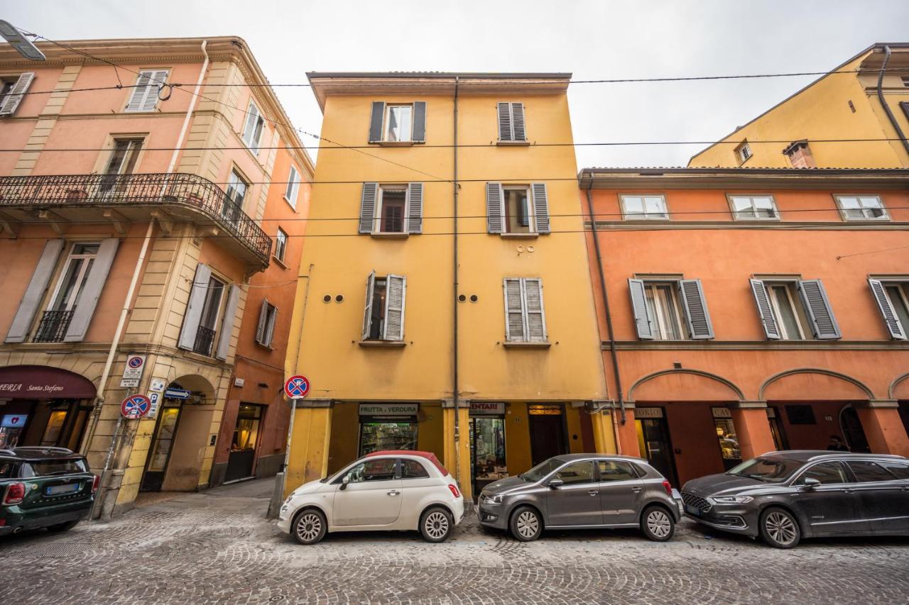 Ab Plus - Via Santo Stefano 74 - Bologna — Foto 1